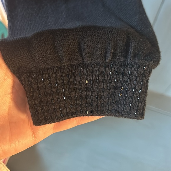 Lianne Barnes Vintage Cropped Black Sweater - Picture 5 of 6